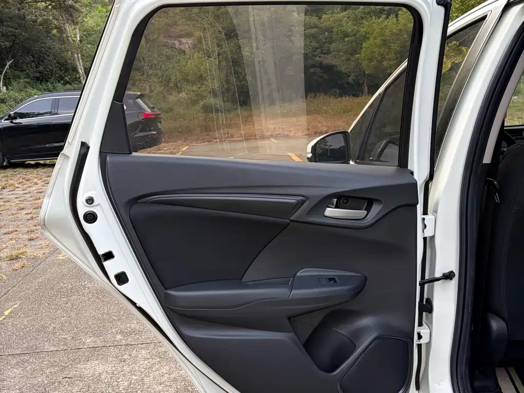 Honda Fit — миниатюра 15