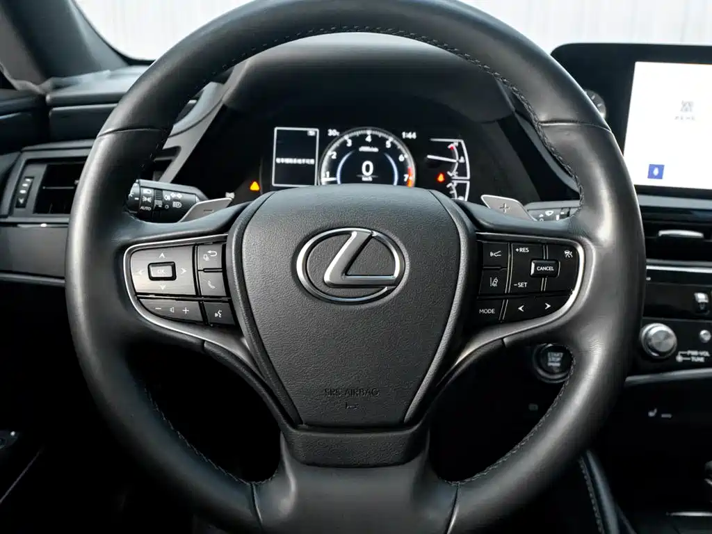 Lexus ES — миниатюра 16