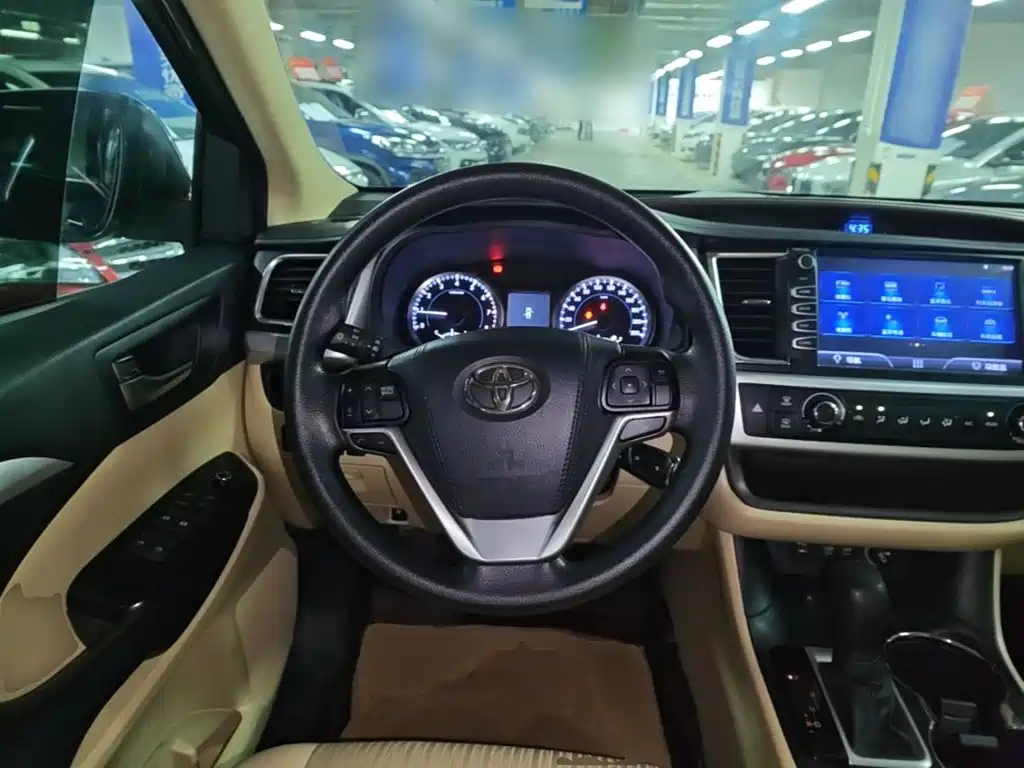 Toyota Highlander — миниатюра 11