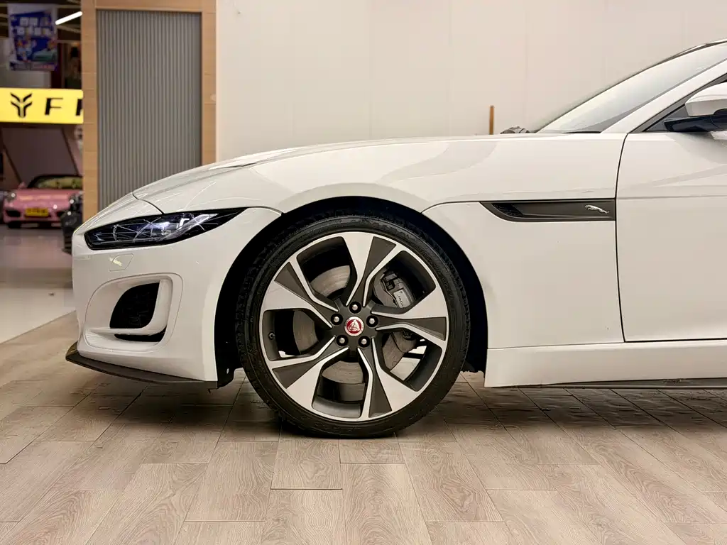 Jaguar F-Type 2022 P300 R-DYNAMIC BLACK