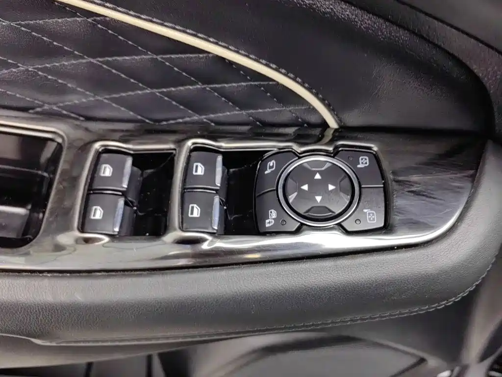 Ford Edge — миниатюра 9