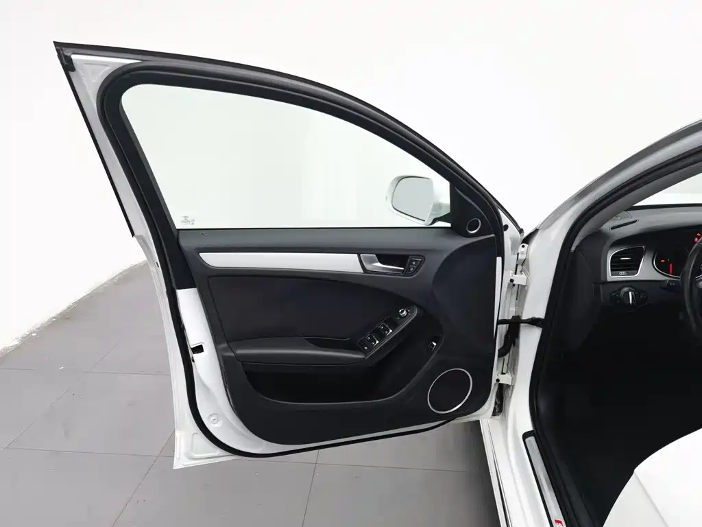 Audi A4L — миниатюра 8