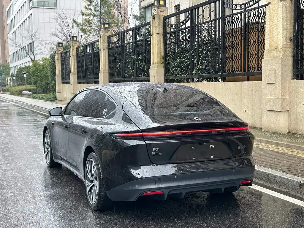 NIO NIO ET5