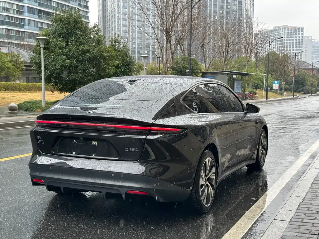 NIO NIO ET5