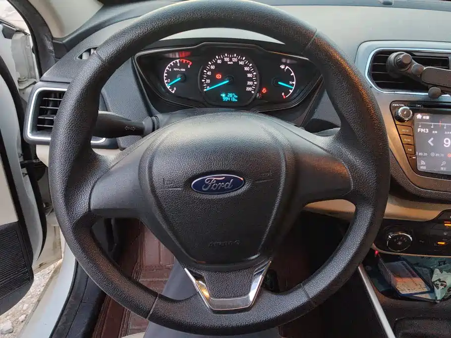 Ford Escort — миниатюра 15