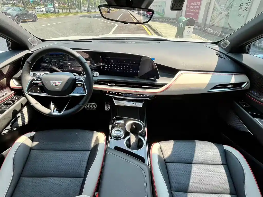 Cadillac GT4 — миниатюра 13