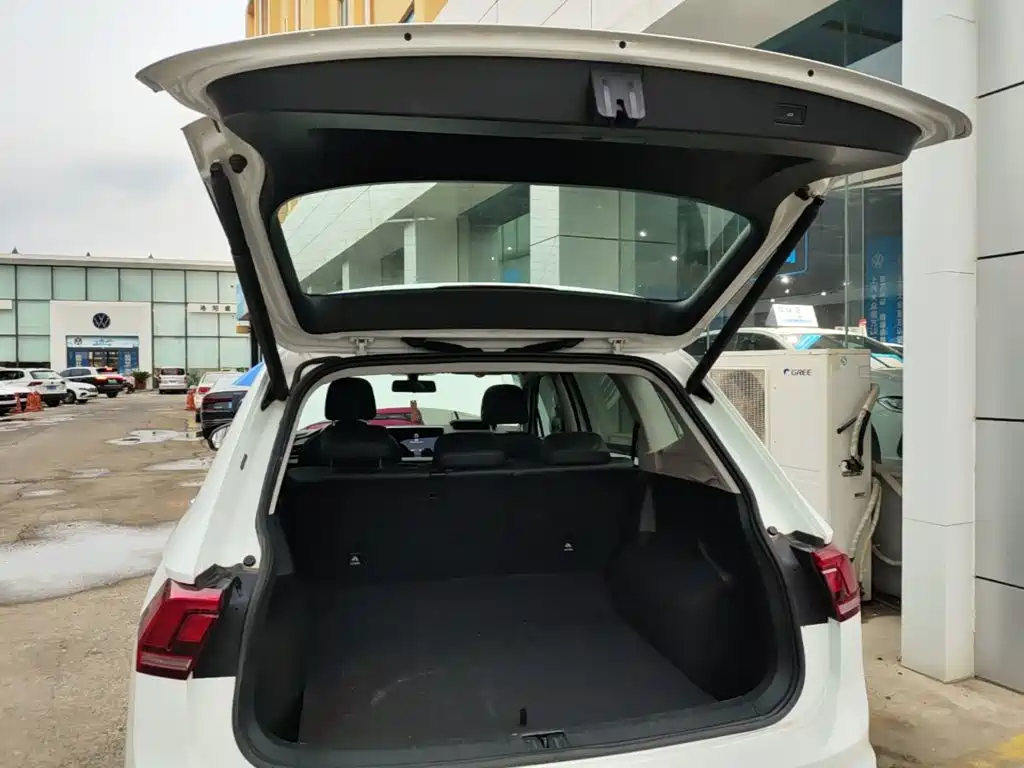 Volkswagen Tiguan L — миниатюра 19