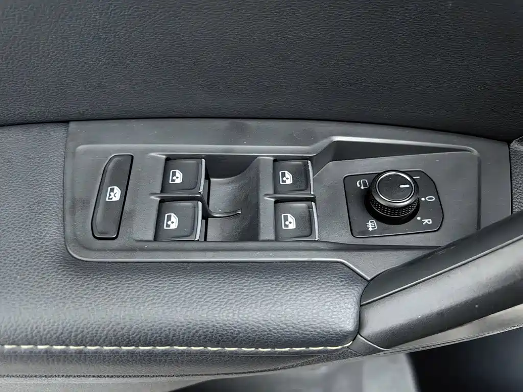 Volkswagen Tiguan L — миниатюра 9