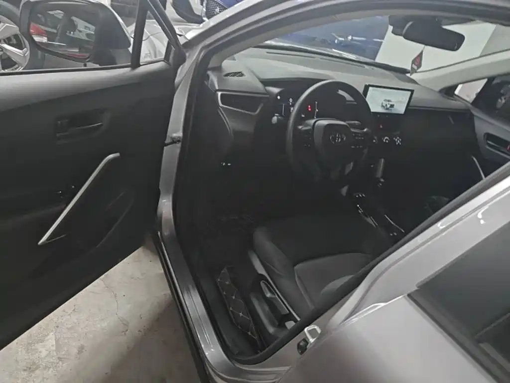 Toyota Corolla Cross — миниатюра 16