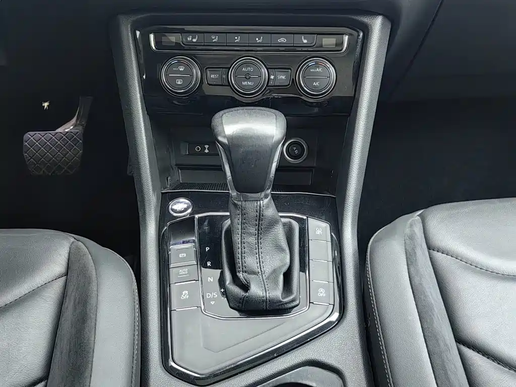 Volkswagen Tiguan L — миниатюра 13