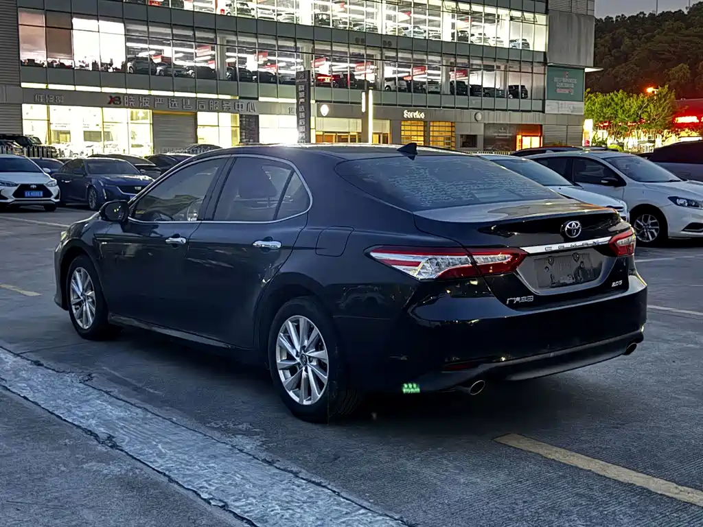 Toyota Camry — миниатюра 15