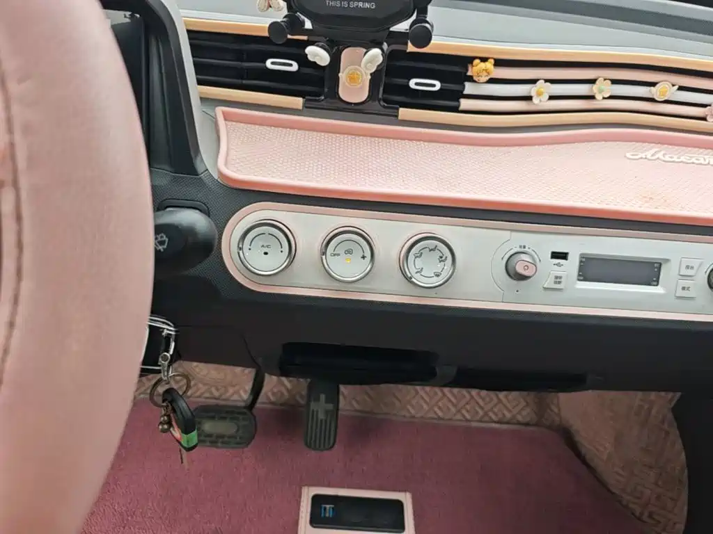 Wuling MINIEV — миниатюра 13