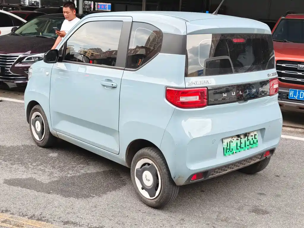 Wuling MINIEV — миниатюра 4