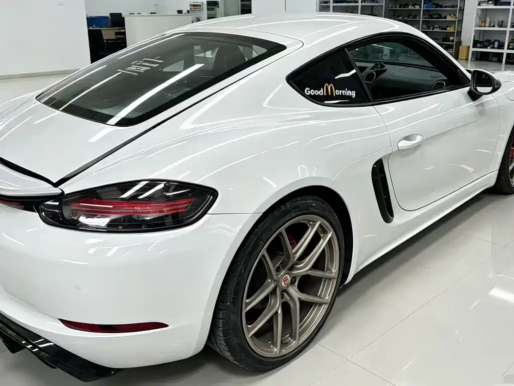 Porsche 718 2018 Cayman 2.0T
