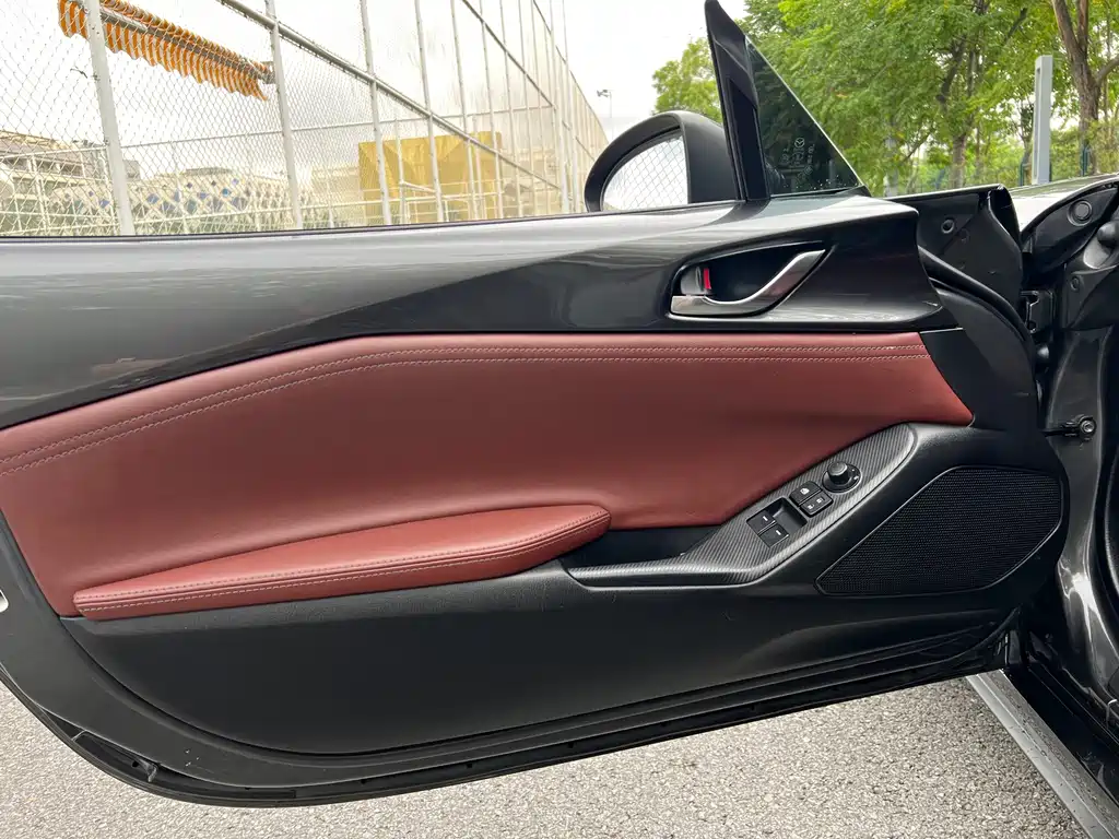 Mazda MX-5 — миниатюра 14