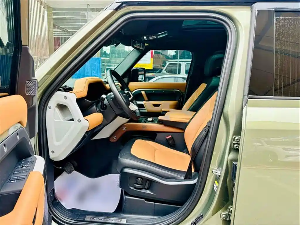 LAND ROVER  DEFENDER