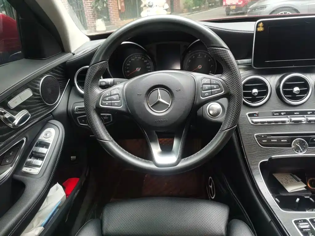 Mercedes-Benz C-Class — миниатюра 3