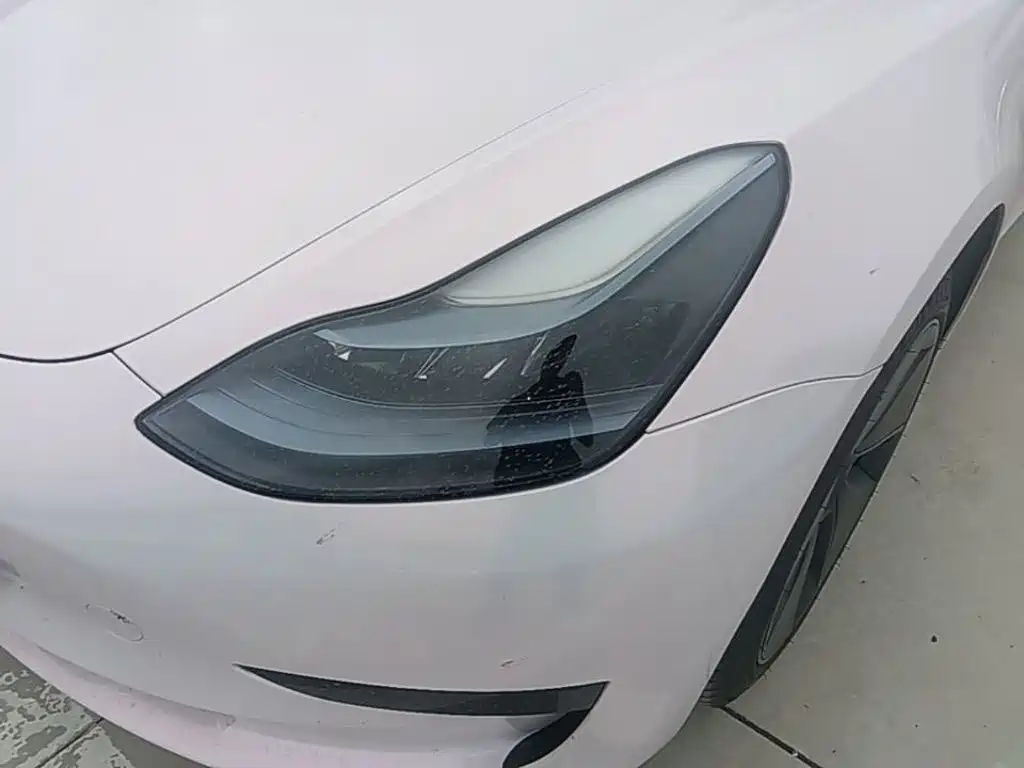 Tesla Model 3 — миниатюра 24