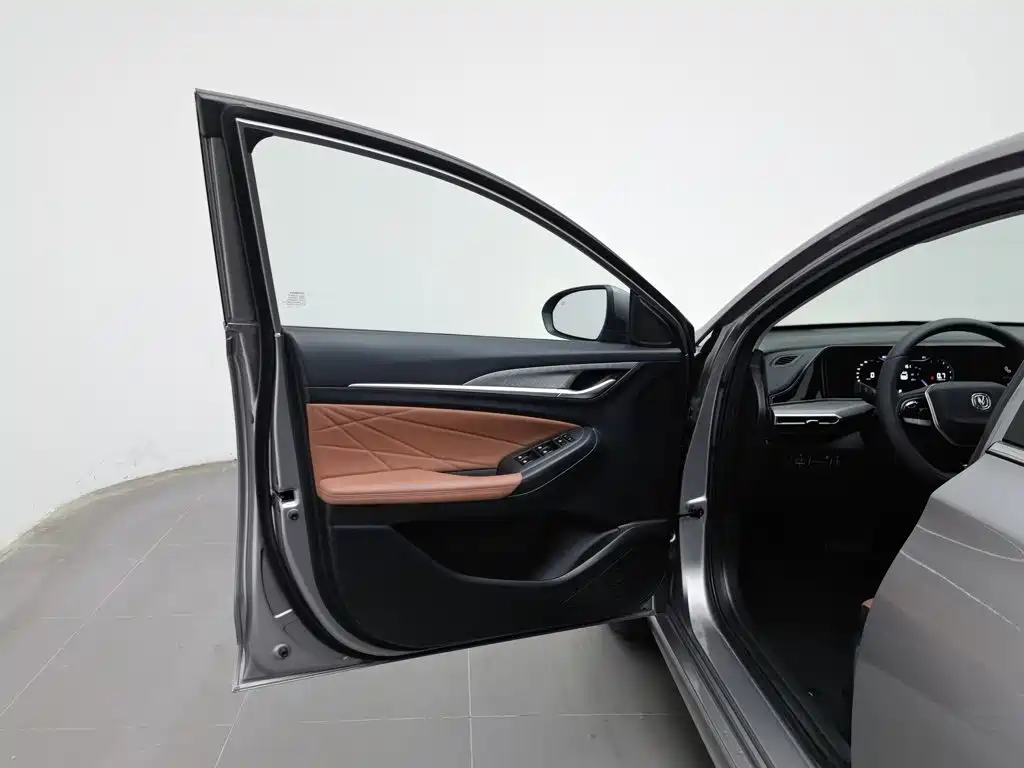 Changan Eado — миниатюра 8