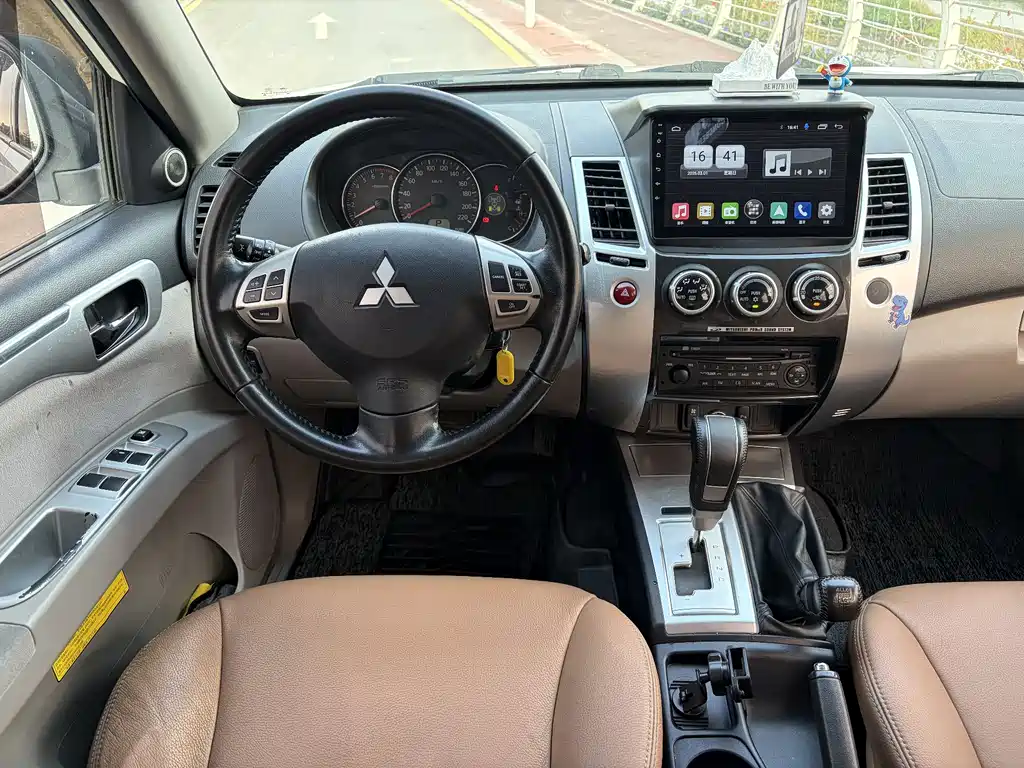 Mitsubishi Pajero Sport 3.0L Auto 4WD Executive Edition, фото 8