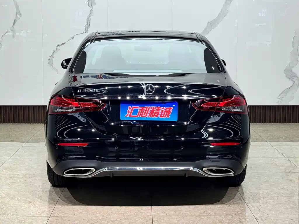 Mercedes-Benz E-Class — миниатюра 5
