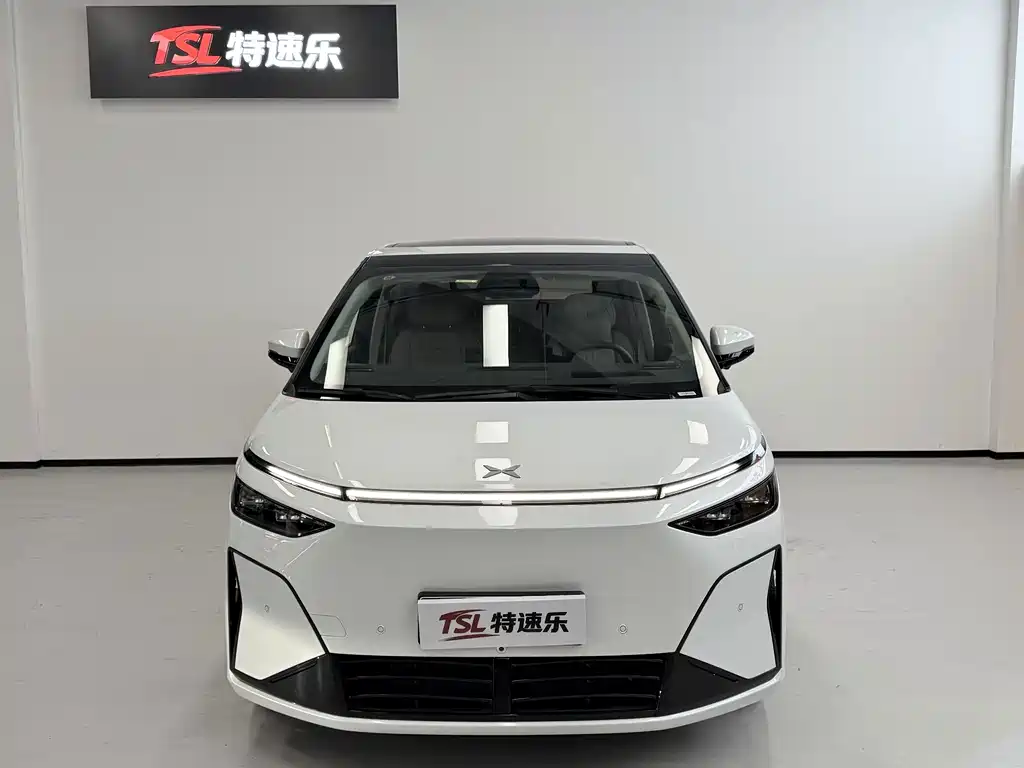 XPeng X9 — миниатюра 2