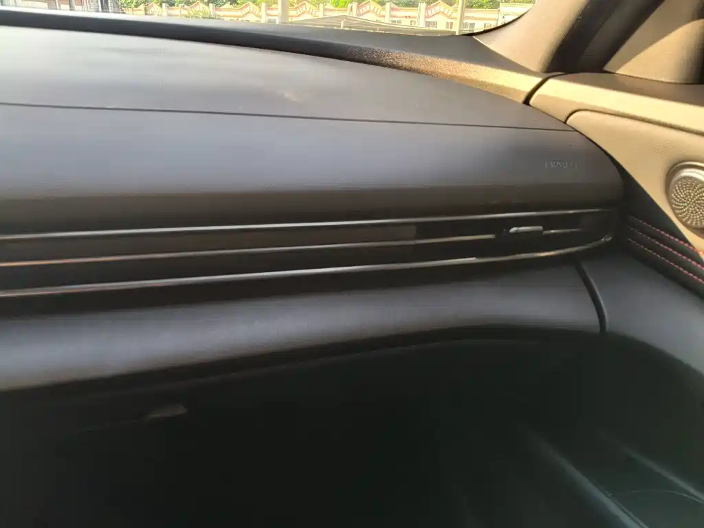Hyundai Elantra — миниатюра 24