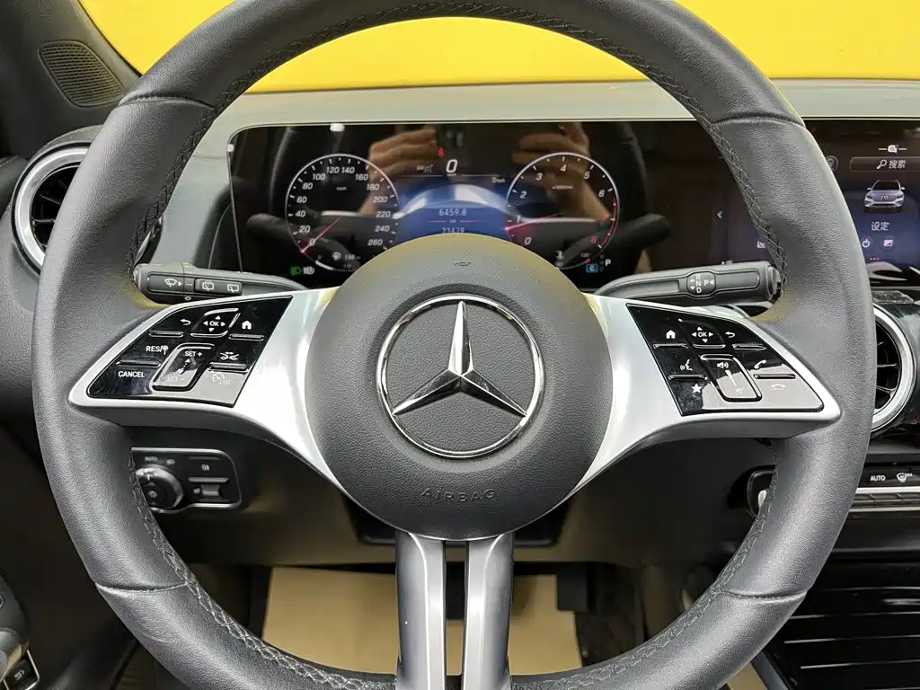 Mercedes-Benz GLB — миниатюра 14
