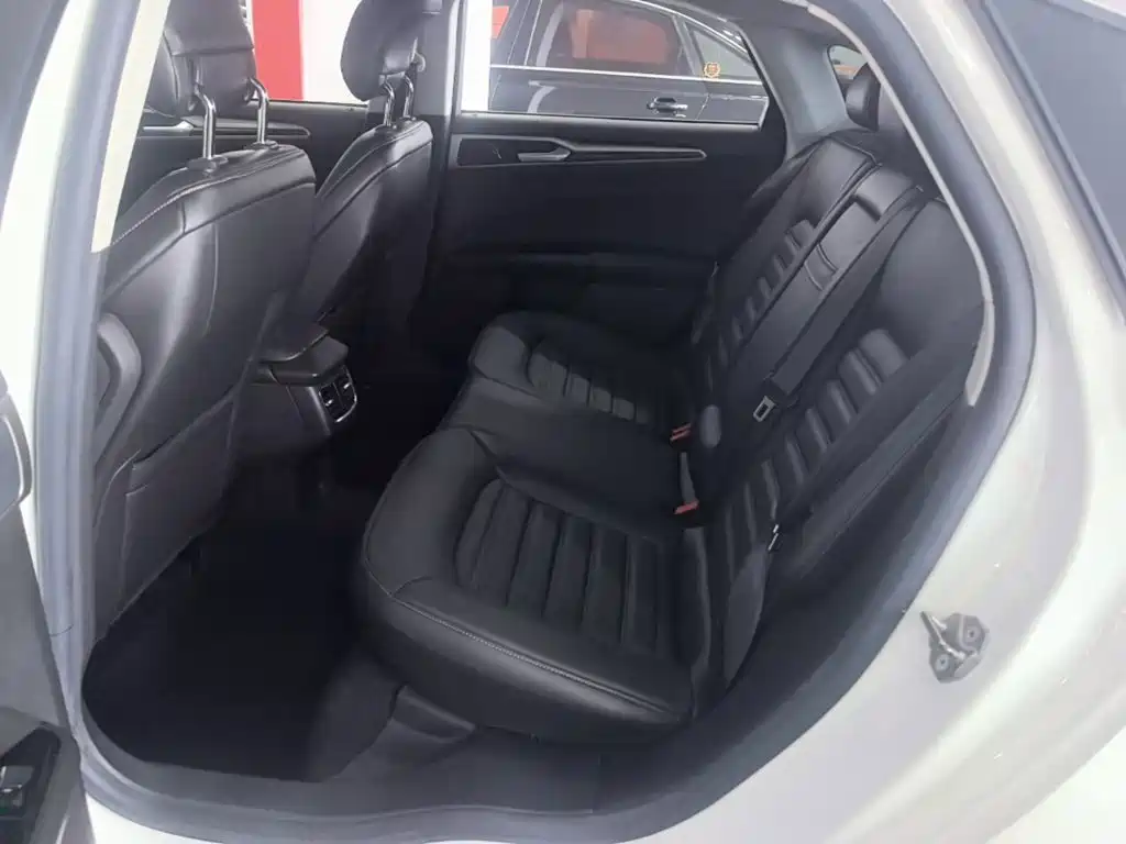 Ford Mondeo — миниатюра 17