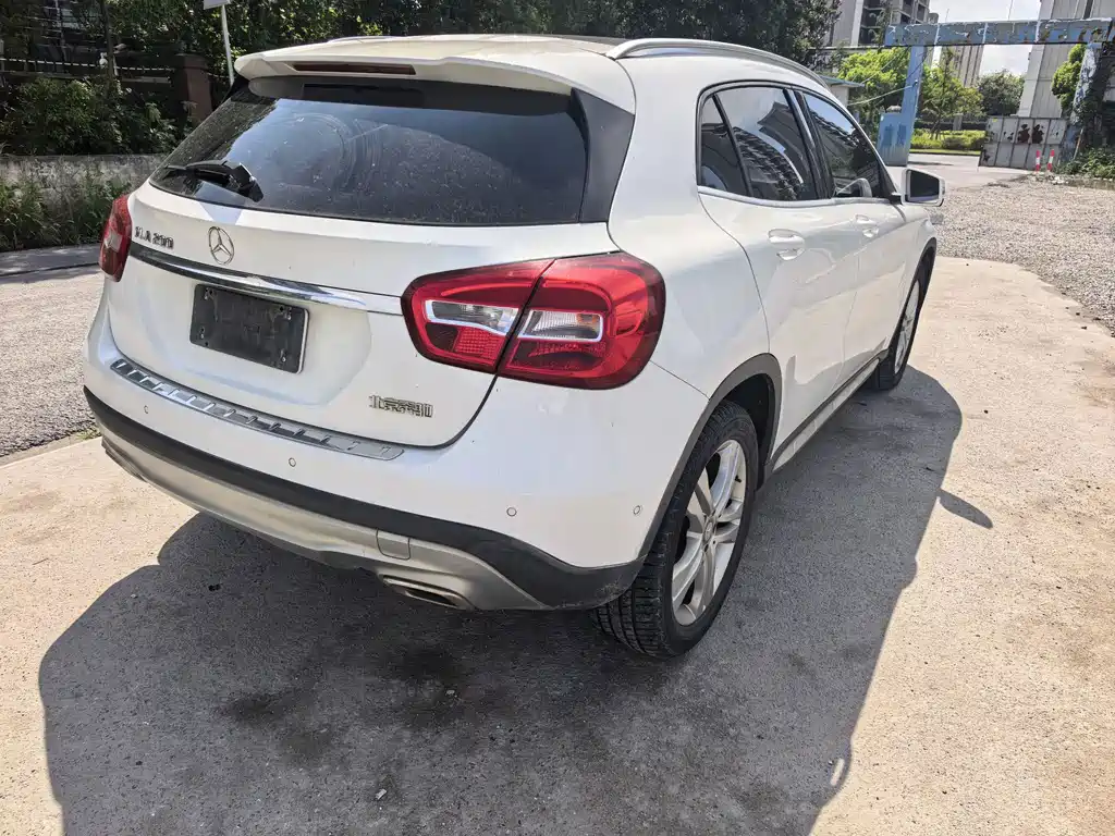 Mercedes-Benz GLA — миниатюра 8