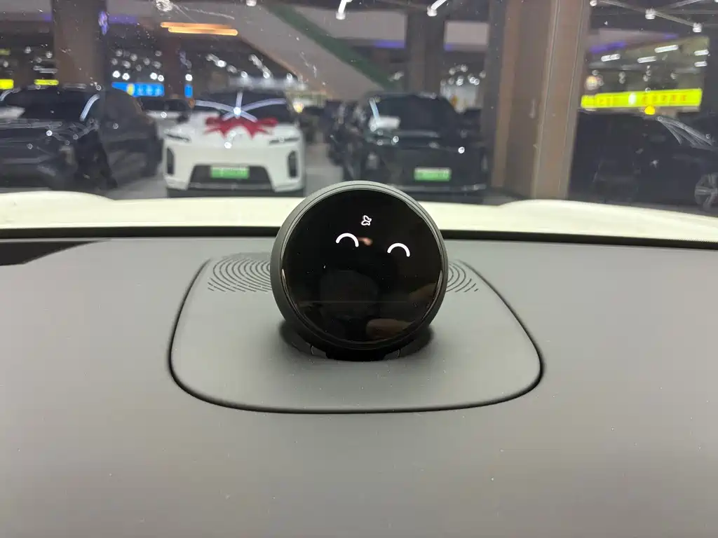 NIO ES8 — миниатюра 19