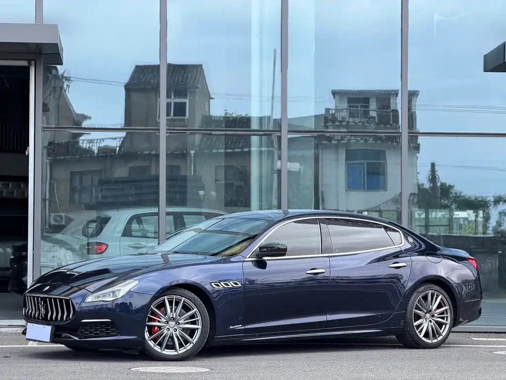 Купить Maserati Quattroporte