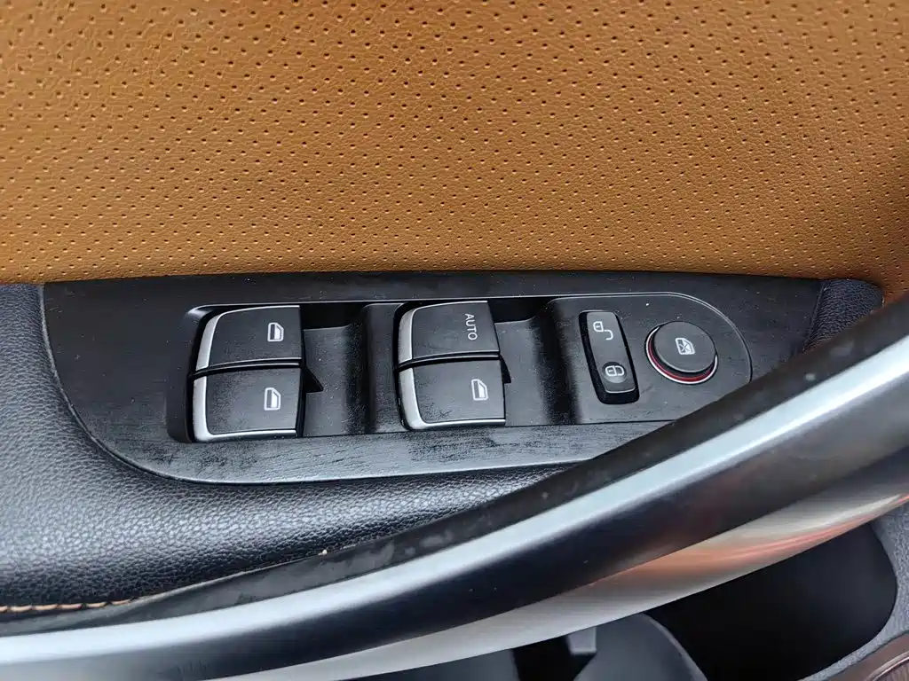 BYD Song — миниатюра 9