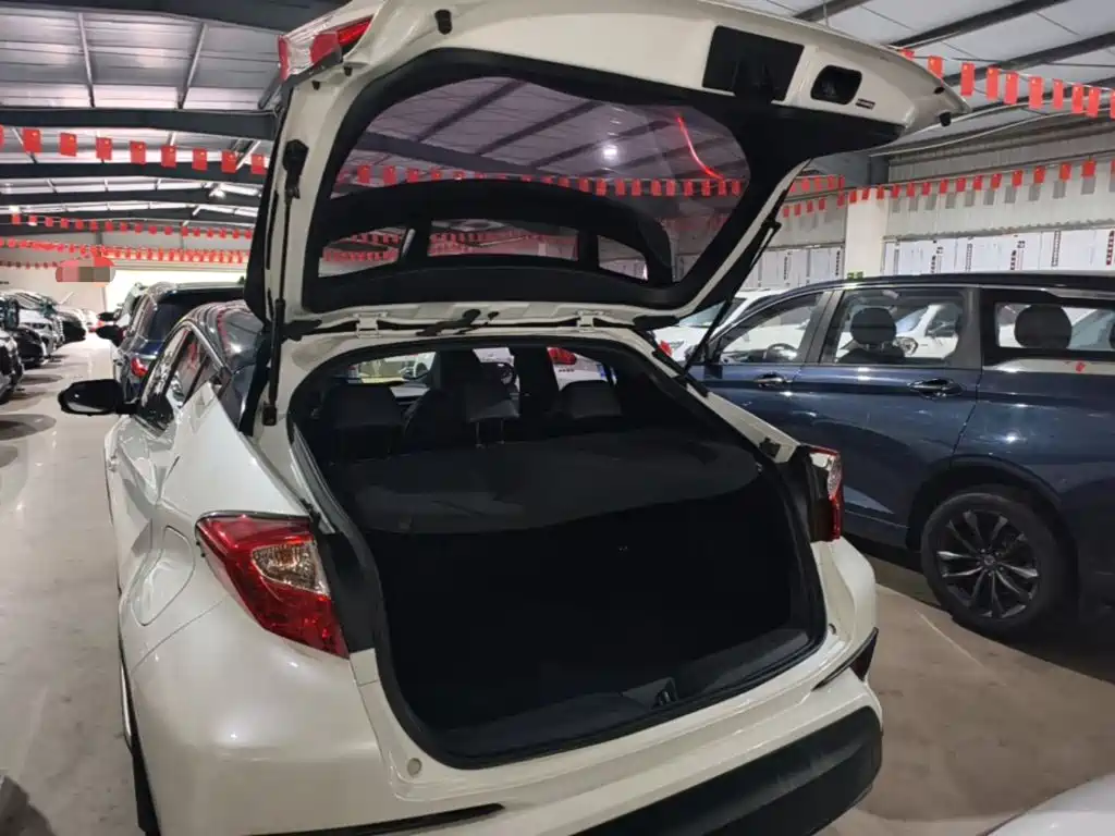 Toyota C-HR — миниатюра 19