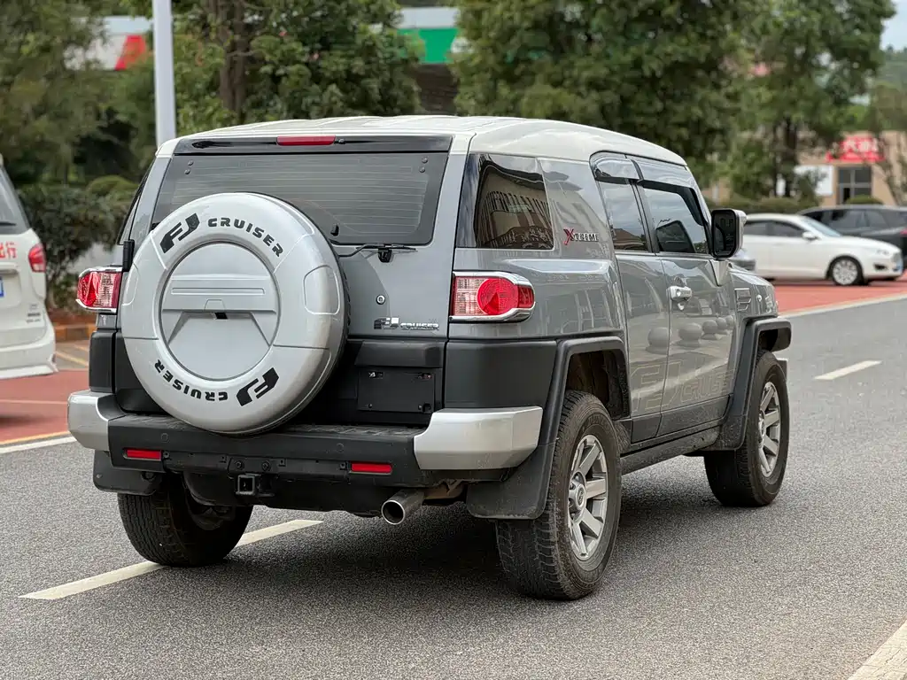 Toyota FJ Cruiser FJ 2024 4.0L
