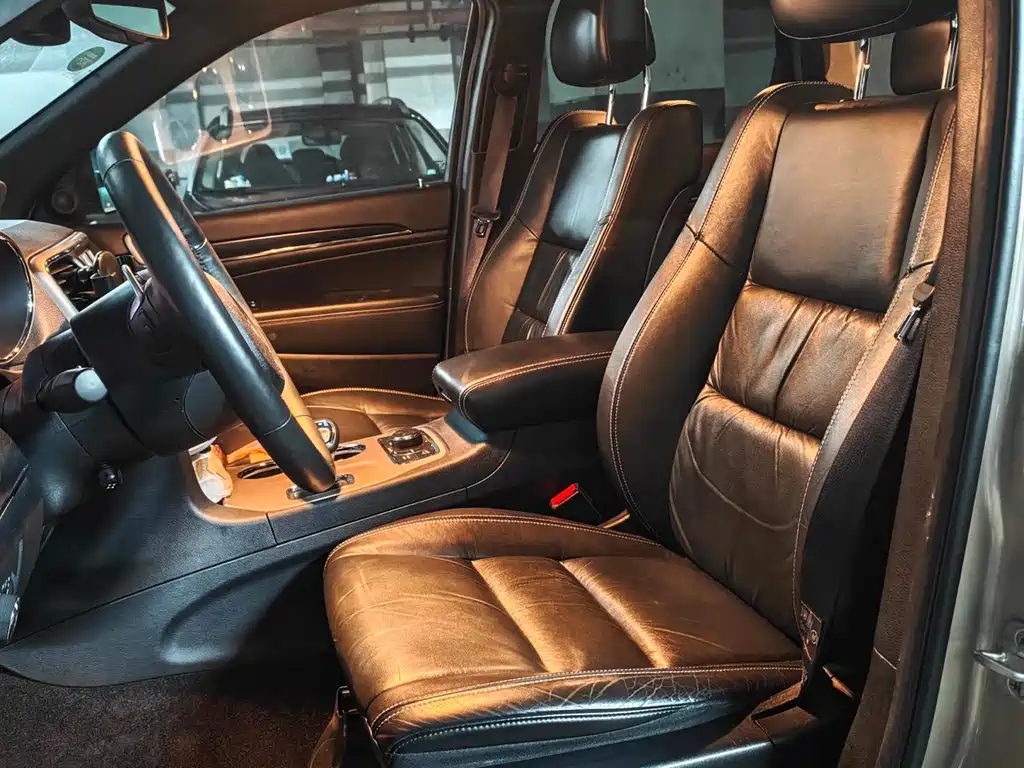 Jeep Grand Cherokee (Import) — миниатюра 7