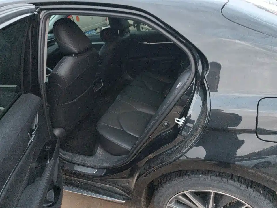 Toyota Camry — миниатюра 9