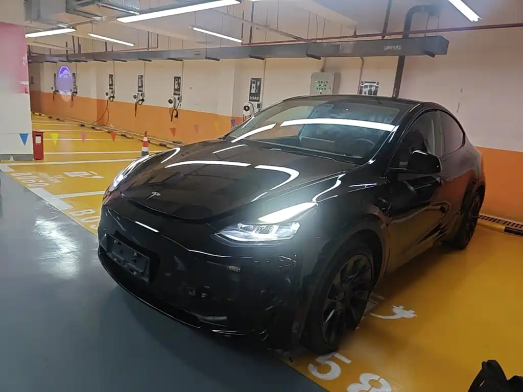 2023 Tesla Model Y - zdjęcie 1 z 25