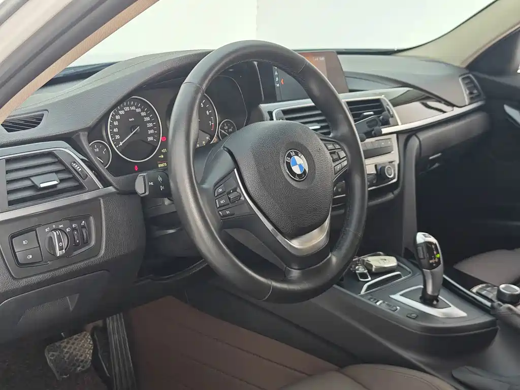 BMW 3 Series — миниатюра 27
