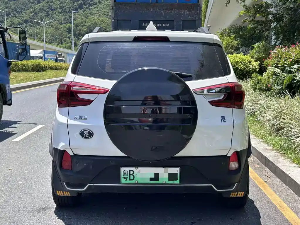 BYD Yuan EV — миниатюра 5