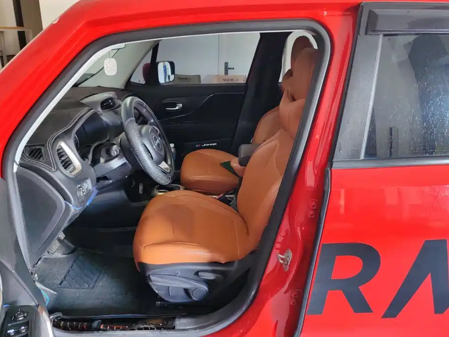 Jeep Renegade — миниатюра 9