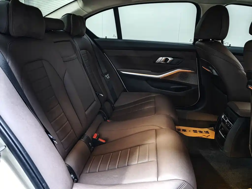 BMW 3 Series - фото 16
