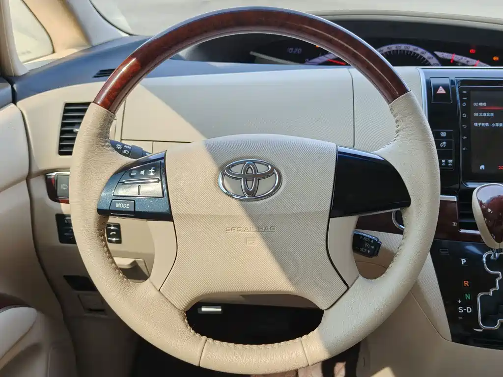 Toyota Previa — миниатюра 5