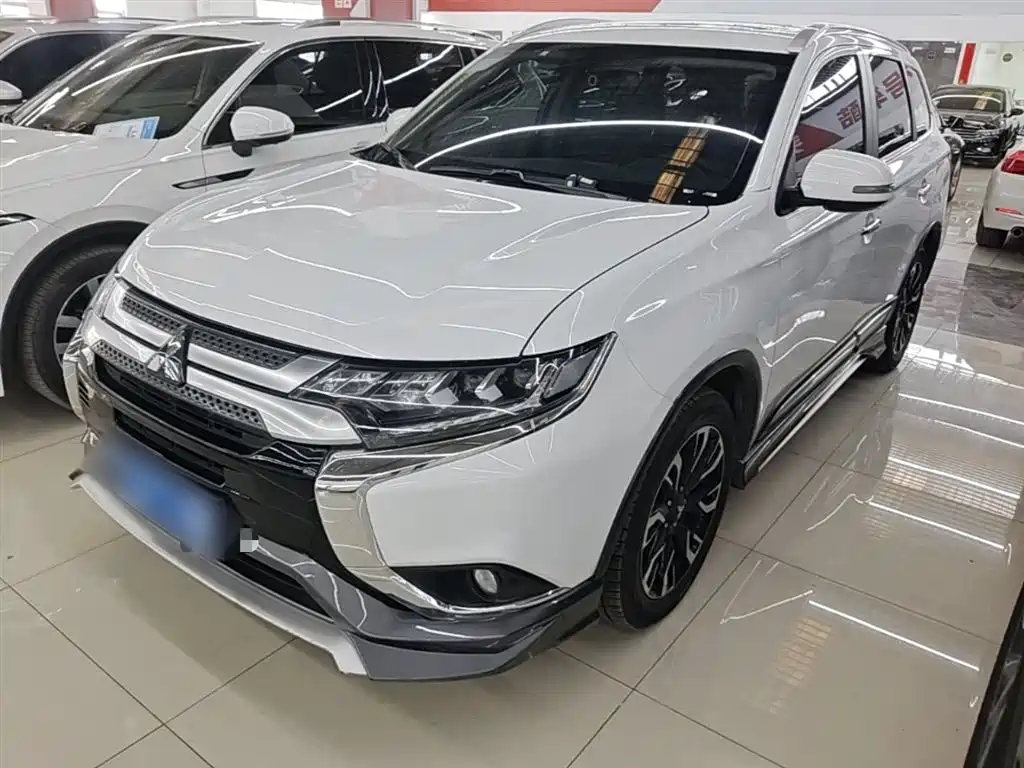Mitsubishi Outlander 2020