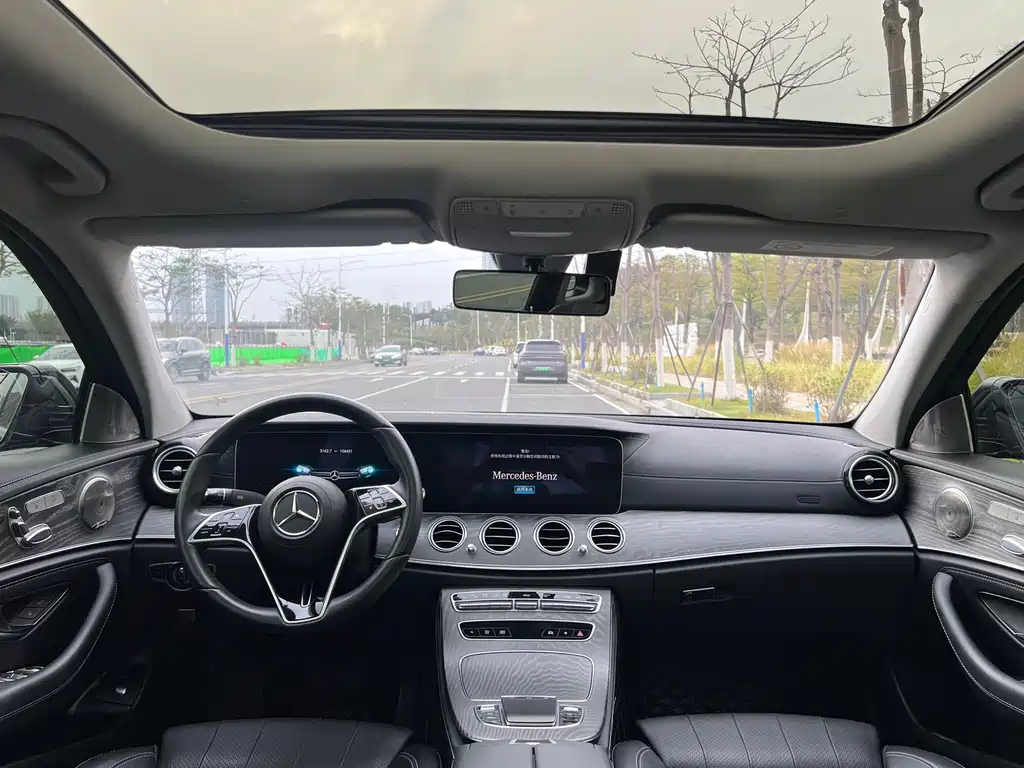 MERCEDES-BENZ E CLASS