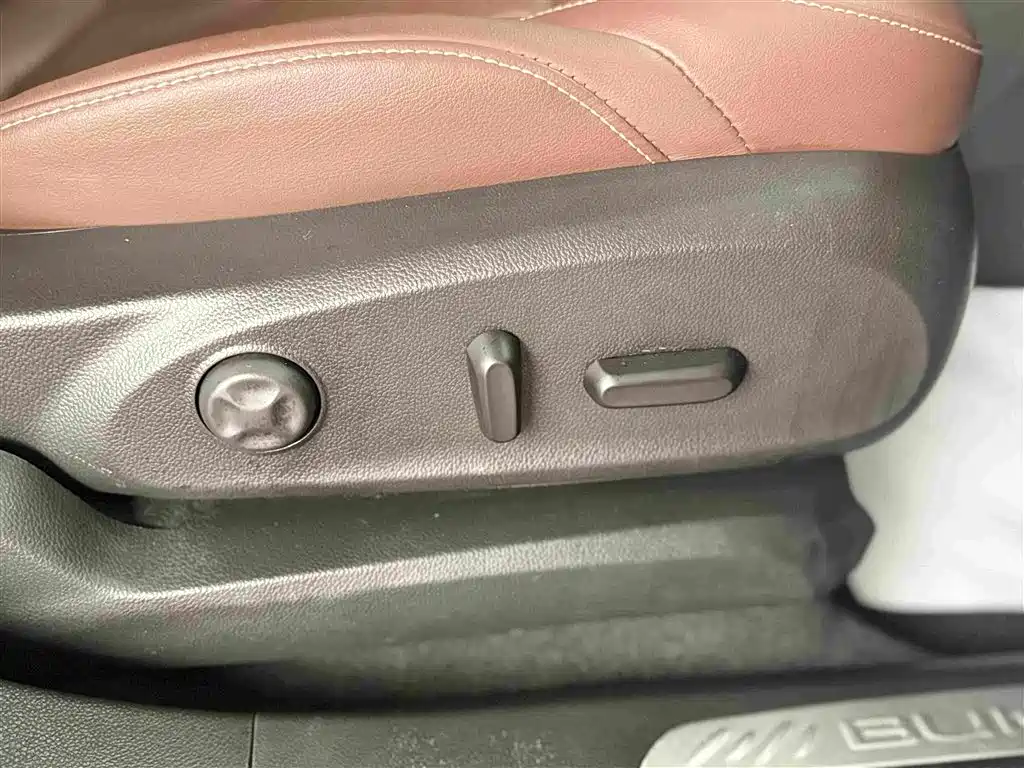 Buick Envision Plus — миниатюра 15