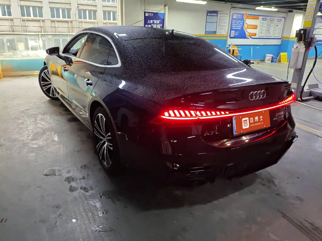 AUDI A7L
