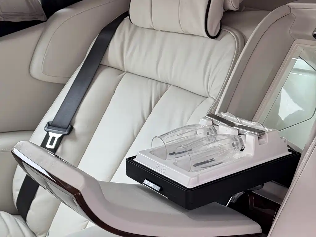 Rolls-Royce Phantom — миниатюра 7