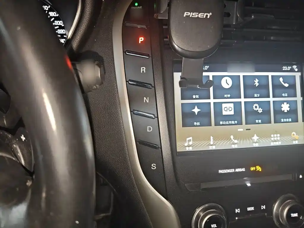 Lincoln MKC — миниатюра 7