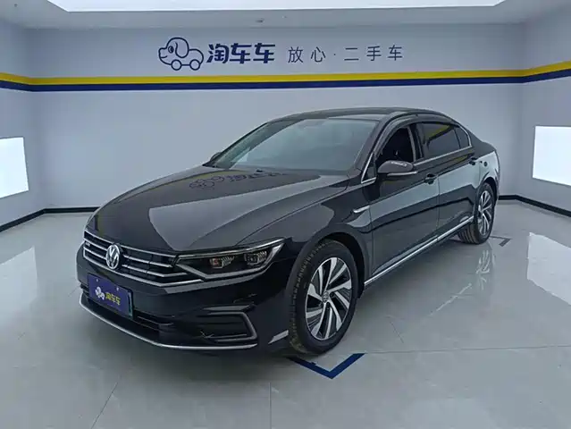 VOLKSWAGEN MAGOTAN GTE PLUG IN HYBRID